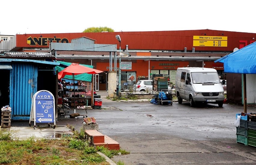 Targowisko w Dąbiu przestanie straszyć. Ruszyły prace budowlane [zdjęcia]