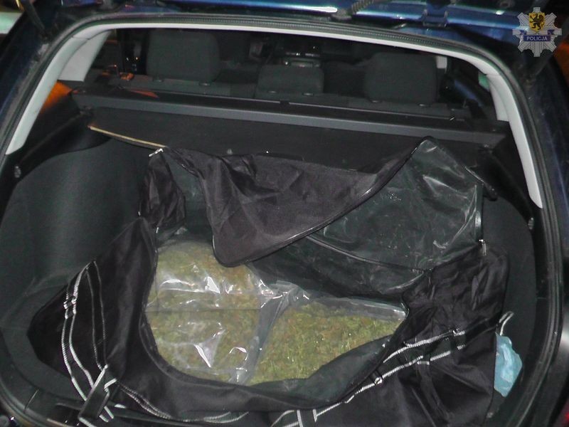 Taksówkarz miał 4 kg marihuany w Wejherowie
