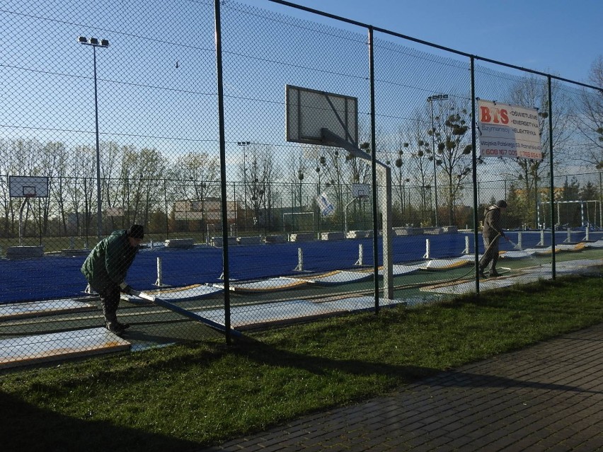 Łomża. Miejski Ośrodek Sportu i Rekreacji  szykuje lodowisko [zdjęcia]