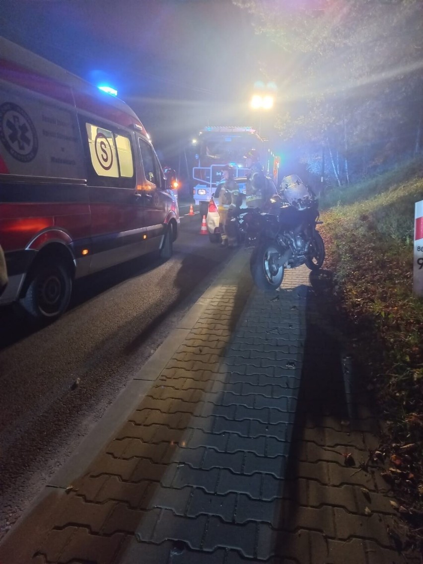 Wypadek z udziałem dwóch osobówek i motocykla na DK44 w...