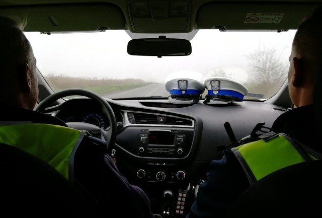Policjanci z grupy SPEED zatrzymali na drogach powiatu świeckiego dwóch poszukiwanych mężczyzn