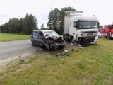 Wypadek w Myszkowie. Ciężarówka uderzyła w samochód osobowy