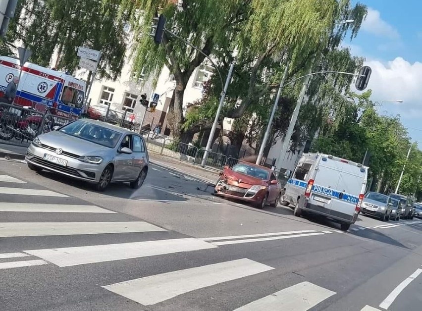 Zderzenie dwóch samochodów na ul. Wielkopolskiej w Gdyni. 7.06.2022
