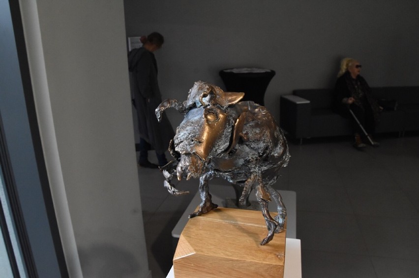 Rzeźba "bez panierki" w Muzeum Śremskim. Wystawa "Saute -...