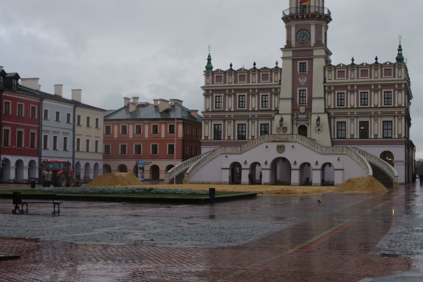 Lodowisko w Zamościu już wkrótce. Trwa rozkładanie