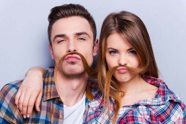 Zabawna i lekka forma kampanii Movember ma poprzez zmianę wizerunku, jaką jest zapuszczenie wąsów, zwrócić uwagę otoczenia oraz zachęcić do dyskusji na temat profilaktyki przeciwnowotworowej u mężczyzn.