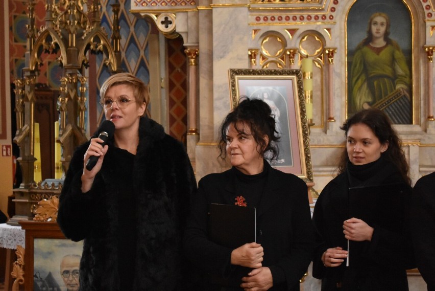 "Moniuszkowcy" wystąpili z koncertem kolęd i pastorałek w Kamieńsku. ZDJĘCIA