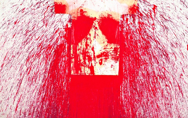 Hermann Nitsch "Stacja drogi krzyżowej". Artysta przybił do obrazu szatę, w której tworzył