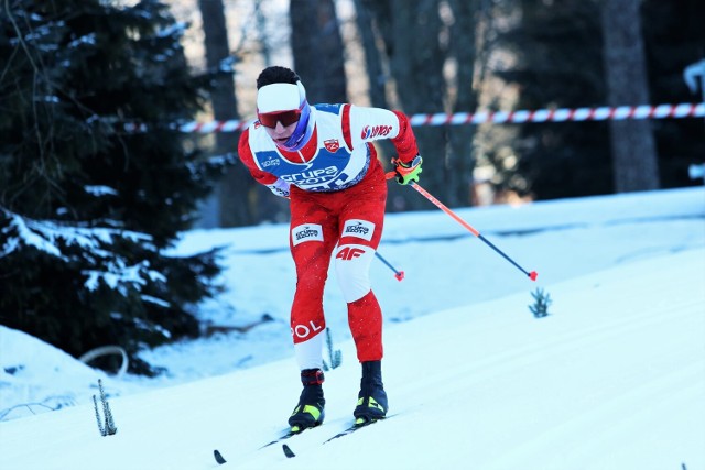 Piotr Jarecki na trasie biegu na 15 kilometrów stylem klasycznym podczas mistrzostw Polski seniorów w Zakopanem