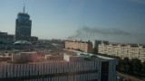 Dym nad Szczecinem. Pali się sterta podkładów kolejowych 