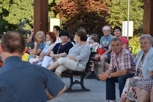 TOnZ zaprasza na koncert przy fontannie i spacer po Kaliszu