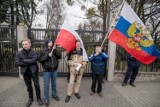 Pikieta poparcia dla Rosji przed konsulatem w Poznaniu [zdjęcia]