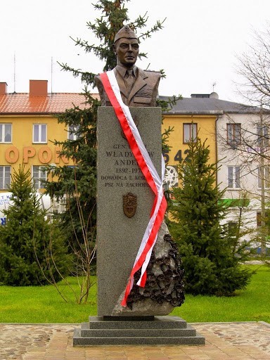 W Krośniewicach odsłonięto pomnik generała Andersa