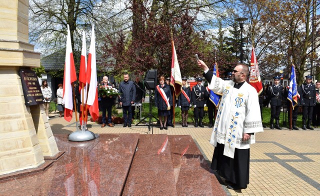 Święto Konstytucji 3 Maja w Kamieńsku z poświeceniem odnowionego pomnika Tadeusza Kościuszki