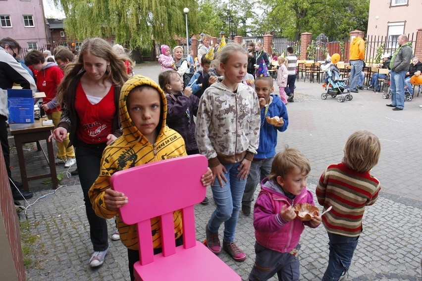 Puck. Caritas zorganizował kilkugodzinną zabawę dla dzieci. Był klaun, lody i mnóstwo frajdy