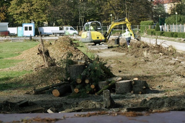 Remont fontann w parku Miejskim w Legnicy.