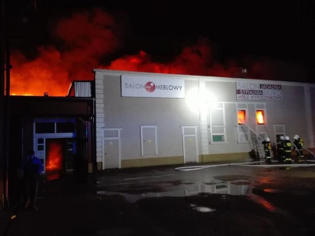 Pożar galerii handlowej w Żarach