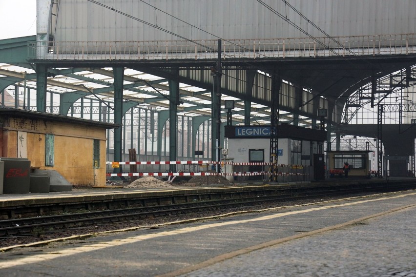Remont dworca w Legnicy, perony zamknięte dla podróżnych