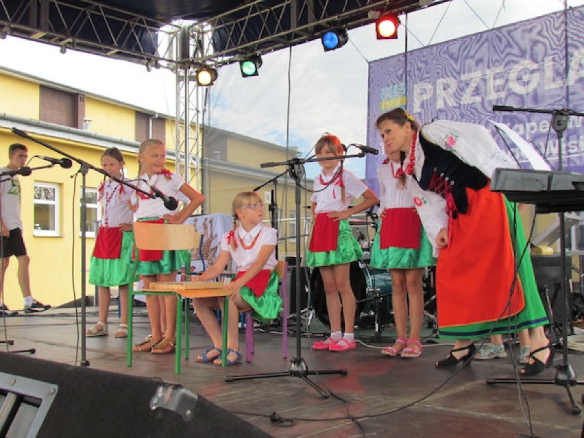 Kapele grające tradycyjną muzykę weselną rządziły w Osieku...
