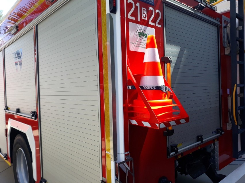 Pożar w Zawadach. Trwa akcja ratunkowo-gaśnicza, ogień objął dach restauracji „Słoneczny Brzeg”