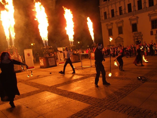 Festiwal Balonowy 2018 w Chełmnie to połączenie pokazów Ogień&Muzyka&Światło. Głównymi bohaterami poakzu były kolorowe balony oraz niesamowita grupa JumpFire Fireshow z pokazem ognia.

Program 300 plus - jak otrzymać wsparcie finansowe?


