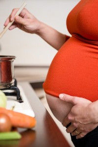 Tych potraw wigilijnych powinny unikać kobiety w ciąży