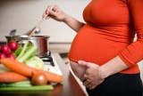 Jakich potraw na Wigilię i Boże Narodzenie powinna unikać kobieta w ciąży? Te świąteczne potrawy nie są zalecane kobietom ciężarnym