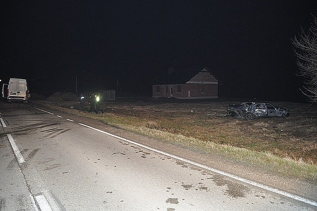 9 stycznia,  przed północą, policjanci interweniowali na miejscu zdarzenia drogowego, do którego doszło w Borku Starym. Ze wstępnych ustaleń na miejscu zdarzenia wynika, że 25-letni mieszkaniec Harty kierujący mercedesem 124, jadący od Dynowa w kierunku Rzeszowa, stracił panowanie nad prowadzonym samochodem. Zjechał na przeciwległy pas ruchu, gdzie zdarzył się z pasażerskim busem marki Iveco.

Zobacz też
Wiadomości kryminalne na stronie: Podkarpackiej Kroniki Policyjnej