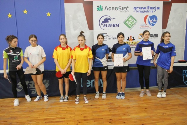Dziewczęta i chłopcy rywalizowali podczas ćwierćfinału wojewódzkiego Igrzysk Młodzieży Szkolnej w tenisie stołowym