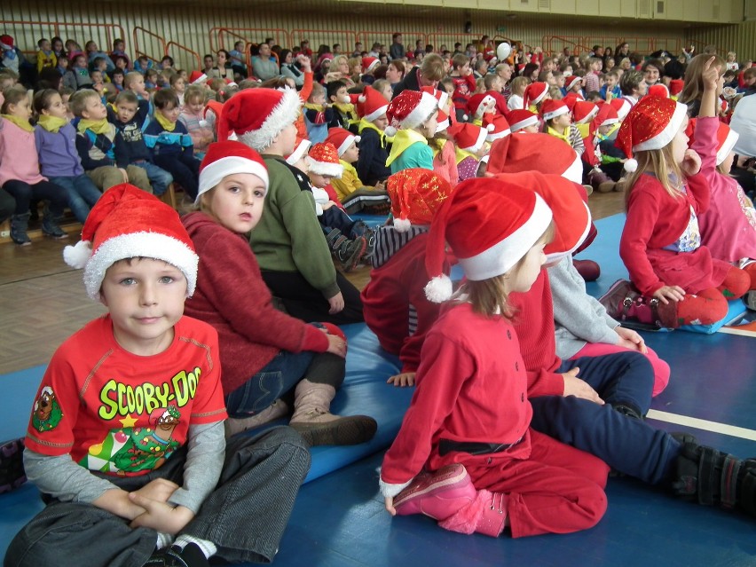 Przedszkolada z Mikołajem dla około 400 dzieci [ZDJĘCIA]