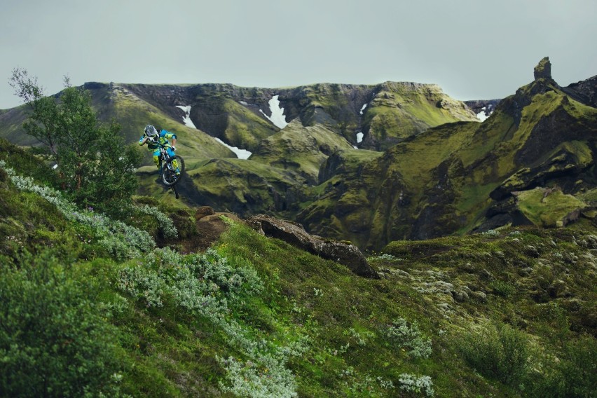 Jeździli po dzikiej Islandii na rowerach. Zobaczcie...