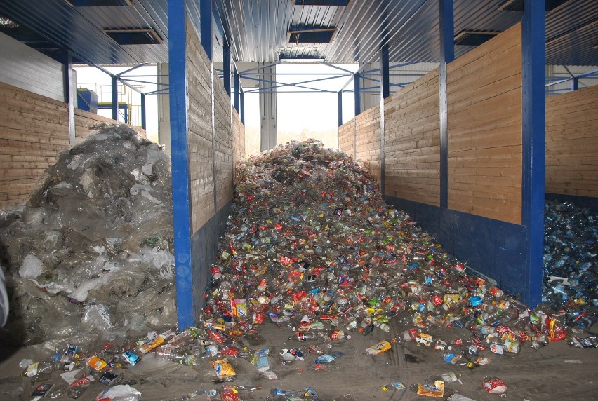 Mieszkańcy Grodziska odwiedzili centrum zagospodarowania odpadów w Piotrowie