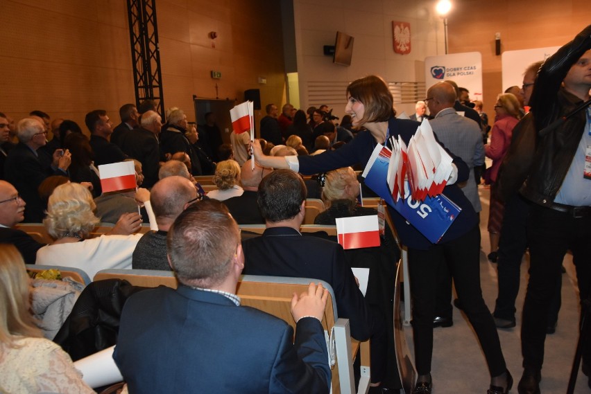 Jarosław Kaczyński na konwencji wyborczej Prawa i Sprawiedliwości w Częstochowie ZDJĘCIA