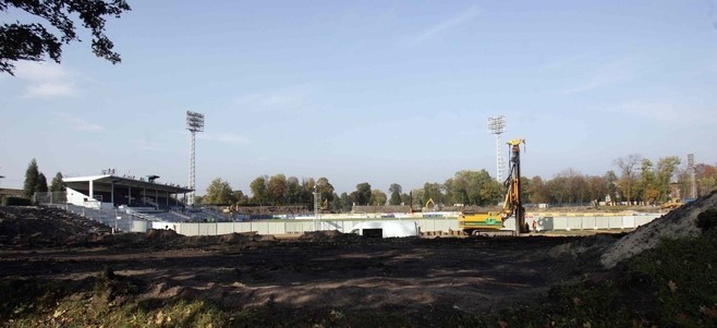 Przebudowa stadionu Górnika Zabrze [ZDJĘCIA]: Rozbierają stadion Górnika