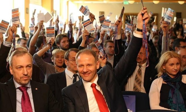 Wybory w dolnośląskiej PO. Jacek Protasiewicz pokonał Grzegorza Schetynę.