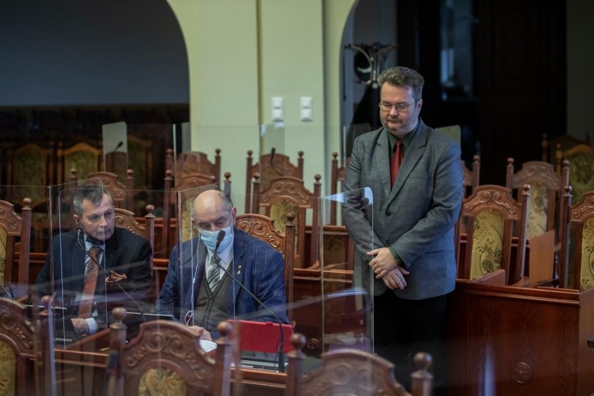 Wojciech Bartoszek miał za Bernadetą Michałek i Andrzejem...