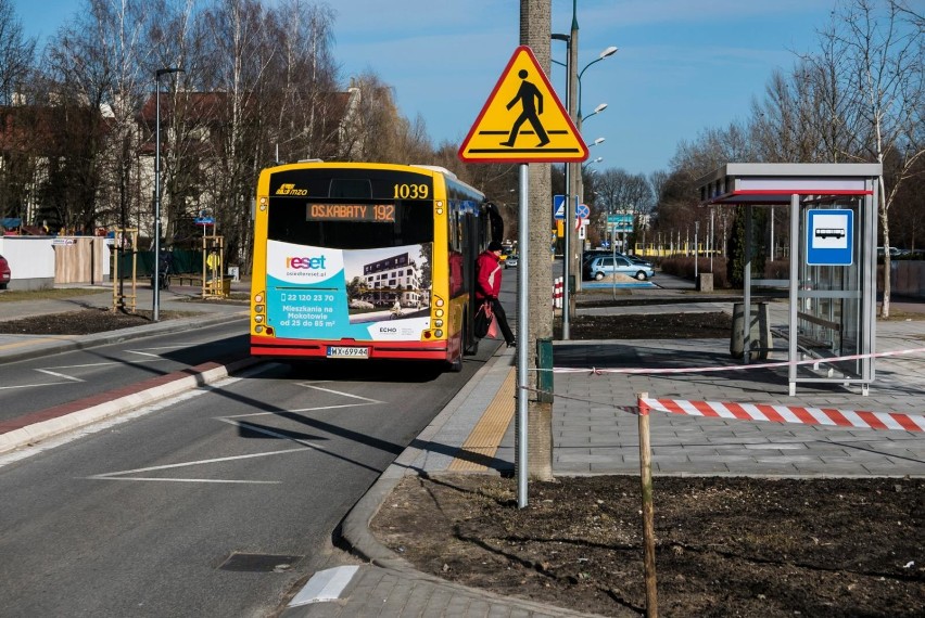 Zmiany na przystankach autobusowych w Warszawie. Usprawnione przesiadki i więcej przystanków stałych