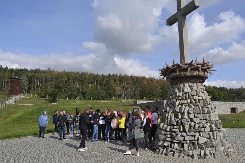 Z życia Badurówki. Zajęcia historyczne, praca z robotami, nauka rachunkowości, wyprawy i czytelnictwo (GALERIA)