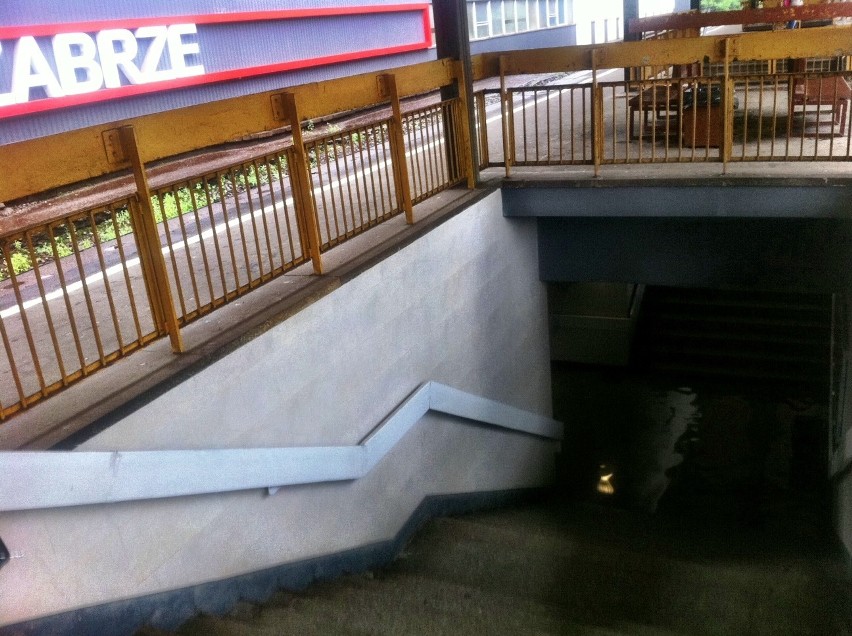 Powódź w Zabrzu 2013: Dworzec PKP zalany