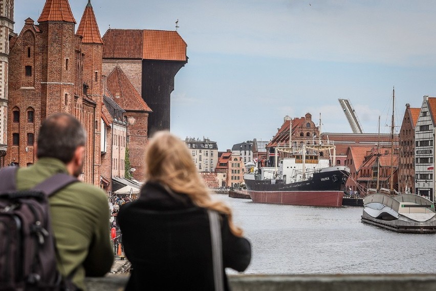 Sezon turystyczny w Gdańsku można uznać za rozpoczęty! W sobotę 22.05.2021 r. tłumy na spacerach i w ogródkach restauracyjnych [ZDJĘCIA]