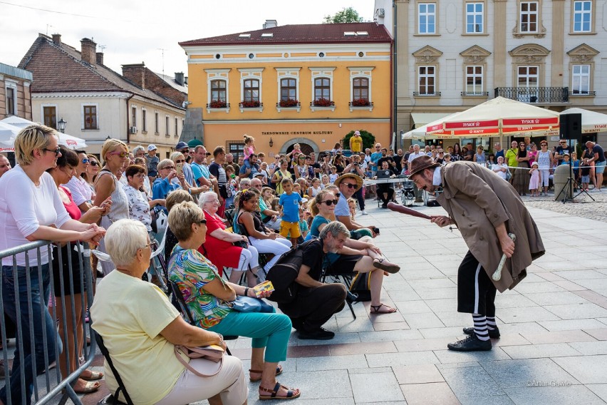 Tarnów. Drugi dzień festiwalu 34. Ulica. Było duża dawka humoru, akrobatyki i mocnych wrażeń [ZDJĘCIA]