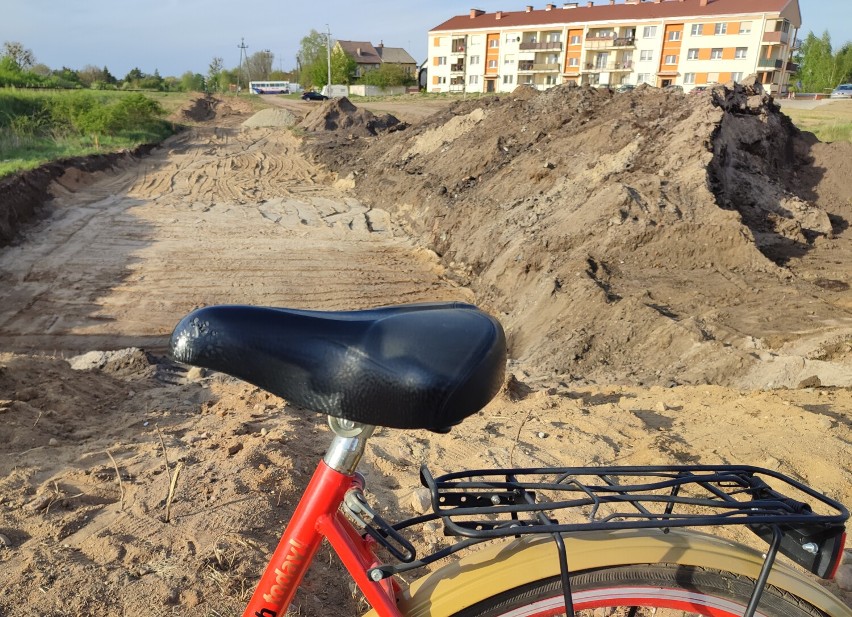 W Wągrowcu powstaje ścieżka rowerowa. Tędy będzie przebiegała. Zobacz zdjęcia 