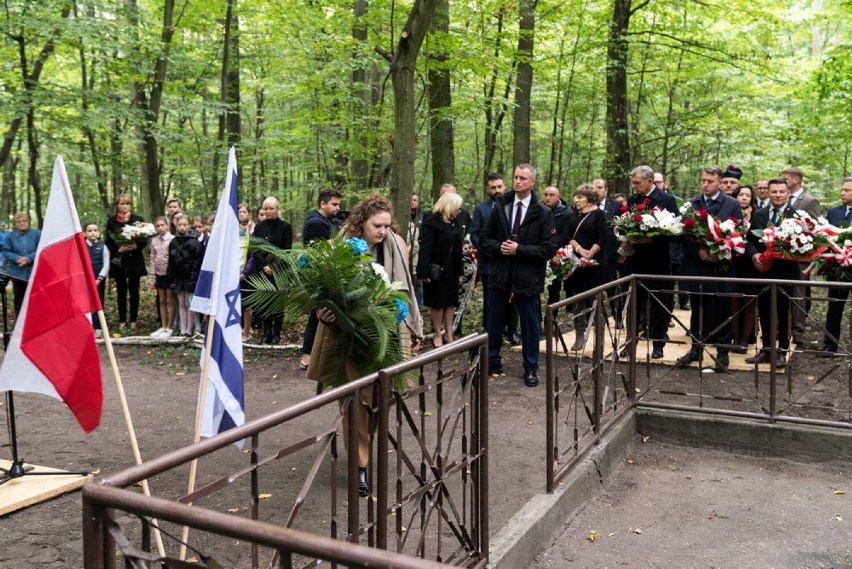 Uroczystości w miejscu mordu na Żydach w Rudzicy