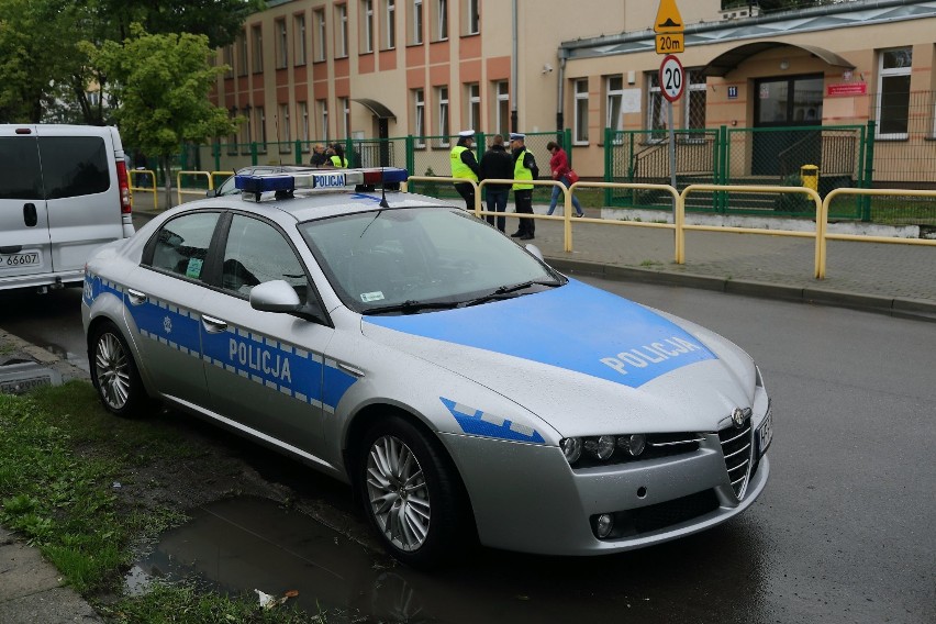 Samochody KMP w Piotrkowie. 
Alfa Romeo z 2010 roku służy...