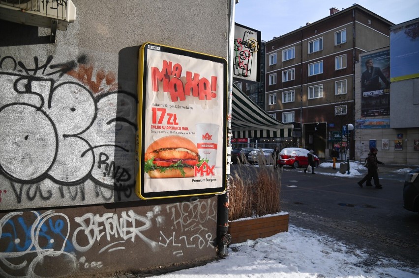 Graffiti na głównych ulicach warszawskiego centrum