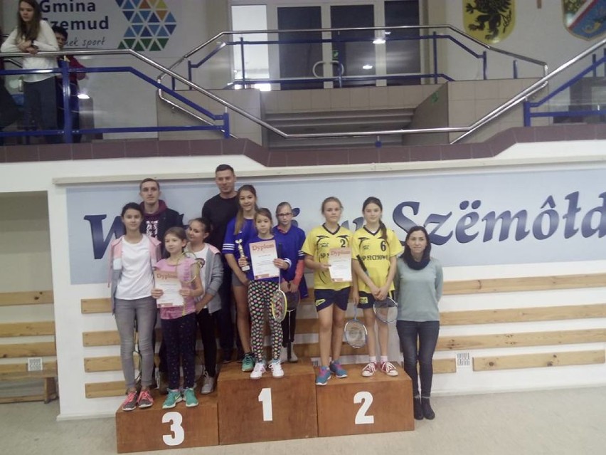 Helski badminton święci triumfy w Szemudzie