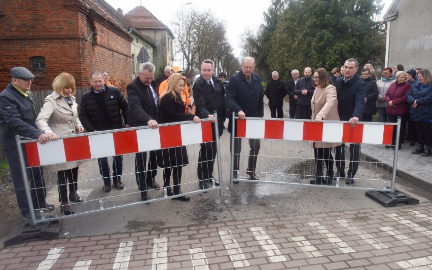 Po miesiącach zamknięcia trasy, symbolicznie rozsunięto...