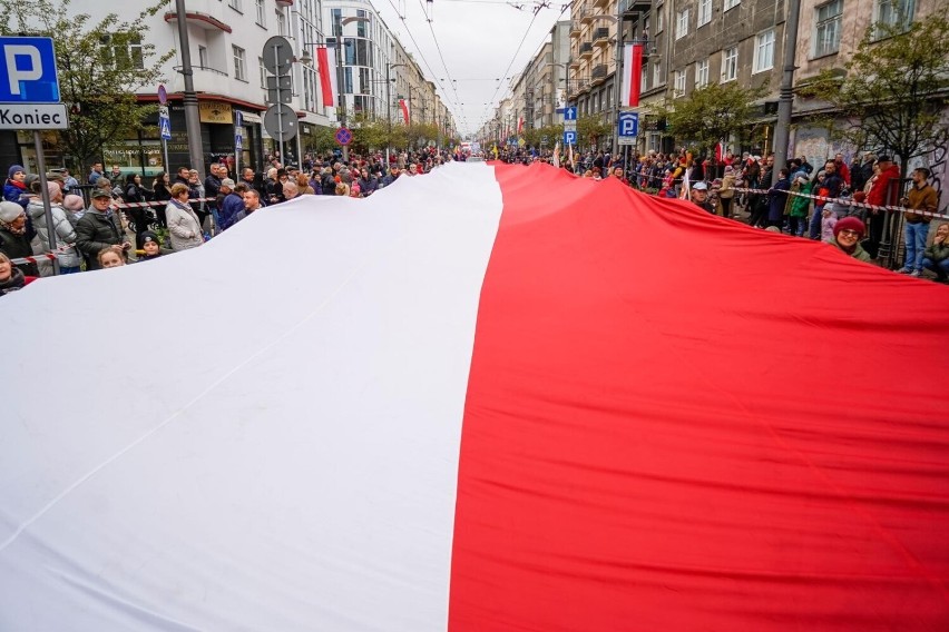 Parada Niepodległości w Gdyni. Mieszkańcy tłumnie...