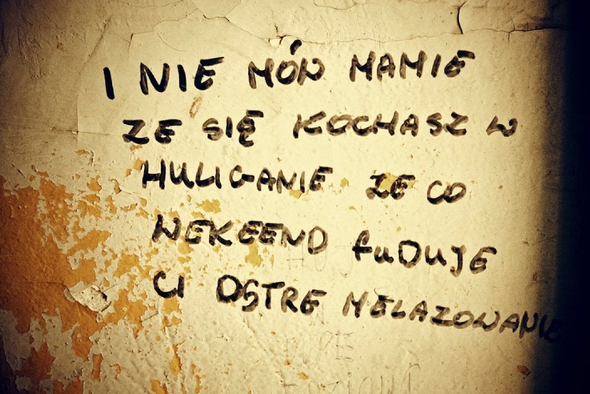 Wyznania na murach. Miłosne napisy na praskich ścianach. Tak wygląda romantyzm warszawiaków [ZDJĘCIA]