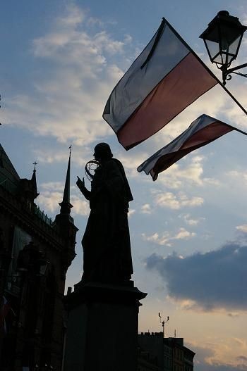 Toruń oddaje hołd ofiarom katastrofy lotniczej pod Smoleńskiem